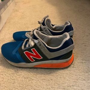 New balance tennis shoes